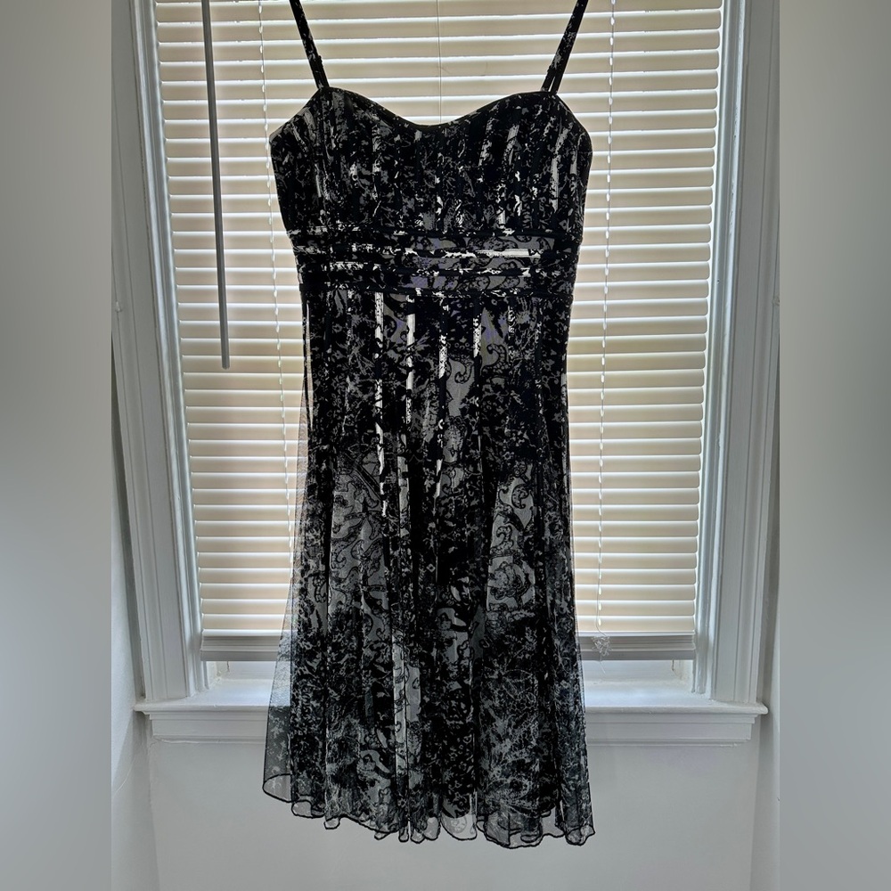 Like New - Prom Perfect Black and White Women’s Party Dress, Size 8